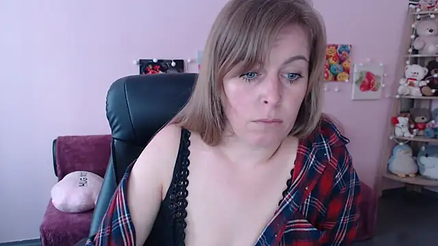 Hot Milady online show from 05/08/26, 07:14