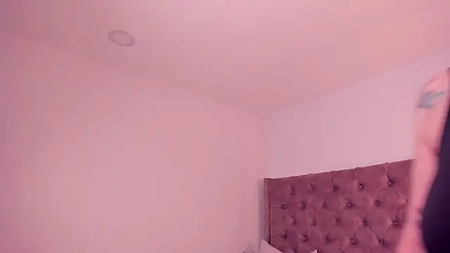 gabby london online show from 06/30/26, 11:22