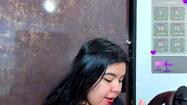 klhoe boobs online show from 11/14/25, 04:00