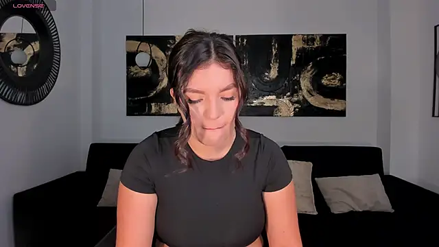 ValeriaRoldanX online show from 06/01/26, 11:45