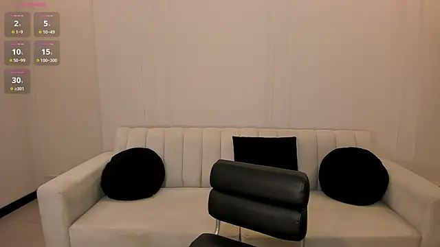 Snapshot of ValeriaRoldanX chatting on 06/17/26, 12:07 ValeriaRoldanX online show from 06/17/26, 12:07