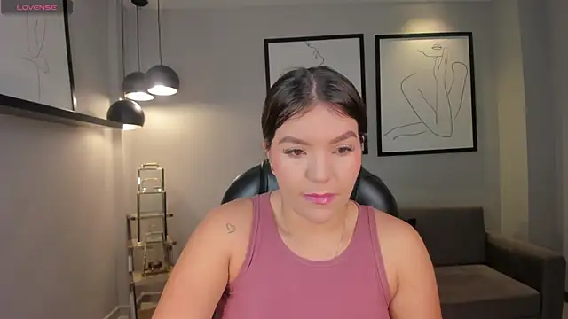 Snapshot of ValeriaRoldanX chatting on 06/19/26, 11:36 ValeriaRoldanX online show from 06/19/26, 11:36