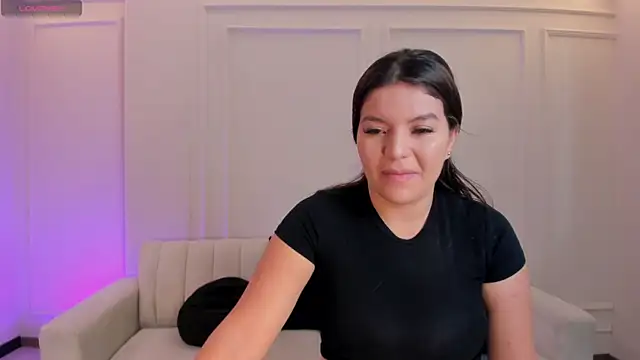 Snapshot of ValeriaRoldanX chatting on 07/23/26, 10:13 ValeriaRoldanX online show from 07/23/26, 10:13