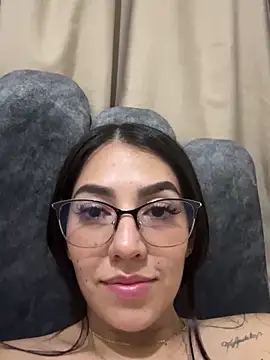 Snapshot of StaceyJones1 chatting on 03/05/25, 03:18 StaceyJones1 online show from 03/05/25, 03:18