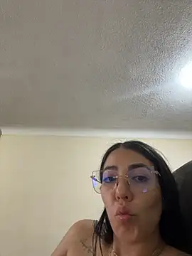 Snapshot of StaceyJones1 chatting on 11/05/25, 02:11 StaceyJones1 online show from 11/05/25, 02:11