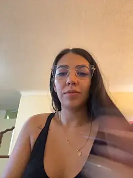 Snapshot of StaceyJones1 chatting on 11/08/25, 04:18 StaceyJones1 online show from 11/08/25, 04:18