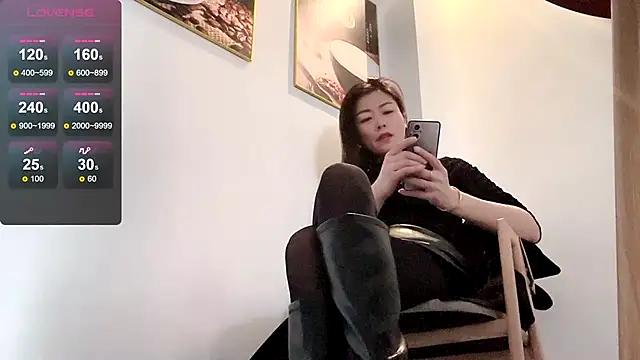 Snapshot of QianF-666 chatting on 01/24/25, 02:08 QianF-666 online show from 01/24/25, 02:08