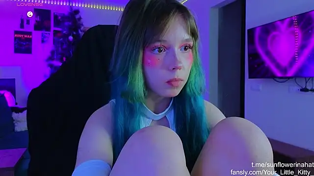 Snapshot of 812sunflowerinahat chatting on 12/21/24, 11:22 812sunflowerinahat online show from 12/21/24, 11:22