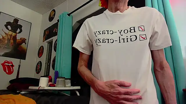 Snapshot of Alice_Love_69 chatting on 12/03/24, 03:41 Alice Love 69 online show from 12/03/24, 03:41