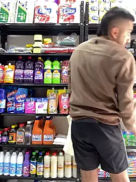 Snapshot of JuanZapata33 chatting on 12/28/24, 05:57 JuanZapata33 online show from 12/28/24, 05:57