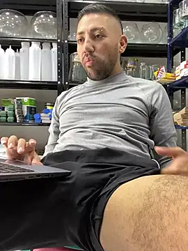 Snapshot of JuanZapata33 chatting on 01/07/25, 06:14 JuanZapata33 online show from 01/07/25, 06:14