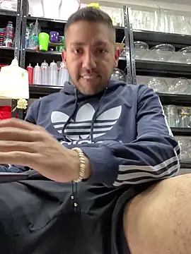 Snapshot of JuanZapata33 chatting on 01/30/25, 06:21 JuanZapata33 online show from 01/30/25, 06:21