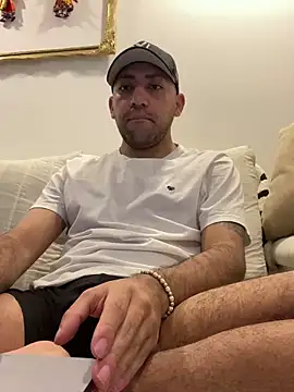 Snapshot of JuanZapata33 chatting on 02/06/25, 11:04 JuanZapata33 online show from 02/06/25, 11:04