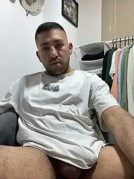 Snapshot of JuanZapata33 chatting on 02/19/25, 08:10 JuanZapata33 online show from 02/19/25, 08:10