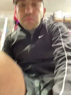 Snapshot of JuanZapata33 chatting on 03/11/25, 11:48 JuanZapata33 online show from 03/11/25, 11:48