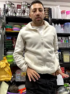 Snapshot of JuanZapata33 chatting on 10/23/25, 09:57 JuanZapata33 online show from 10/23/25, 09:57