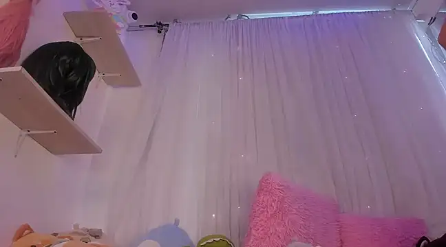 Snapshot of Hannie_ws chatting on 02/12/25, 06:19 Hannie ws online show from 02/12/25, 06:19