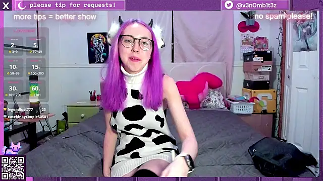 Snapshot of v3n0mb1t3z chatting on 02/15/25, 04:25 v3n0mb1t3z online show from 02/15/25, 04:25