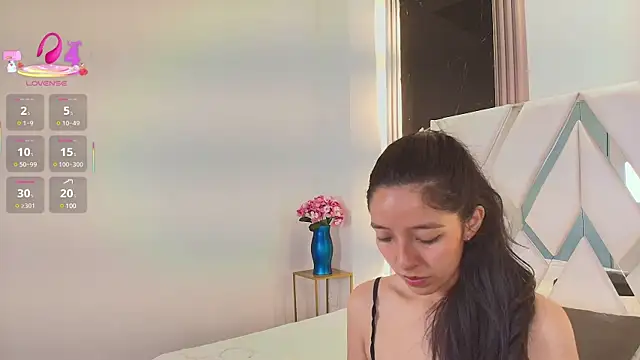 Snapshot of Valery_wang chatting on 02/27/25, 12:02 Valery wang online show from 02/27/25, 12:02