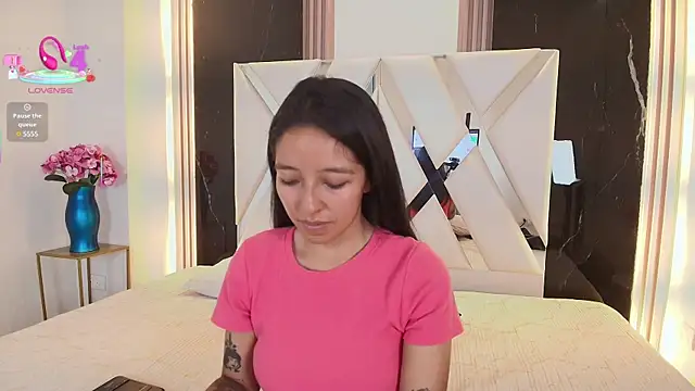 Snapshot of Valery_wang chatting on 03/01/25, 03:05 Valery wang online show from 03/01/25, 03:05