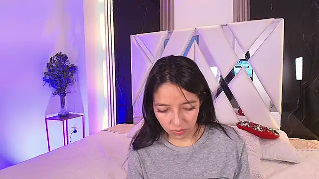 Snapshot of Valery_wang chatting on 03/20/25, 12:00 Valery wang online show from 03/20/25, 12:00