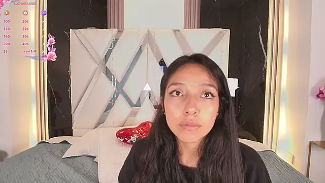 Snapshot of Valery_wang chatting on 03/22/25, 12:25 Valery wang online show from 03/22/25, 12:25