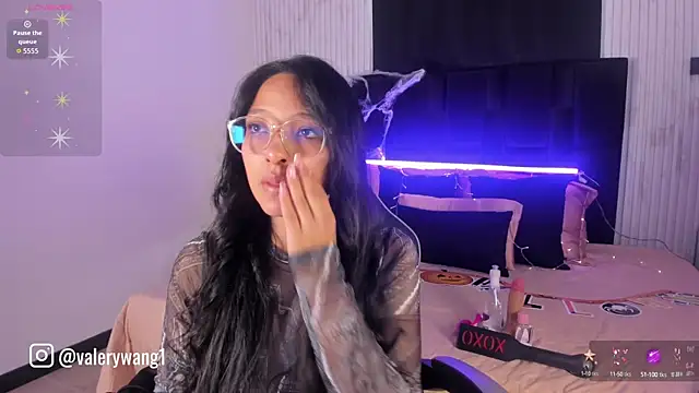 Snapshot of Valery_wang chatting on 10/07/25, 11:40 Valery wang online show from 10/07/25, 11:40