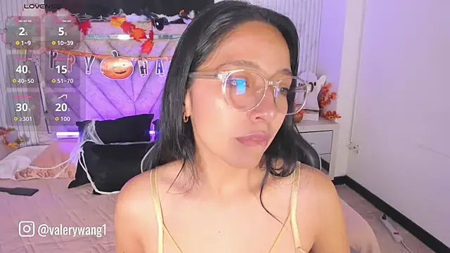 Snapshot of Valery_wang chatting on 10/21/25, 11:44 Valery wang online show from 10/21/25, 11:44