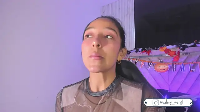 Snapshot of Valery_wang chatting on 10/24/25, 11:50 Valery wang online show from 10/24/25, 11:50