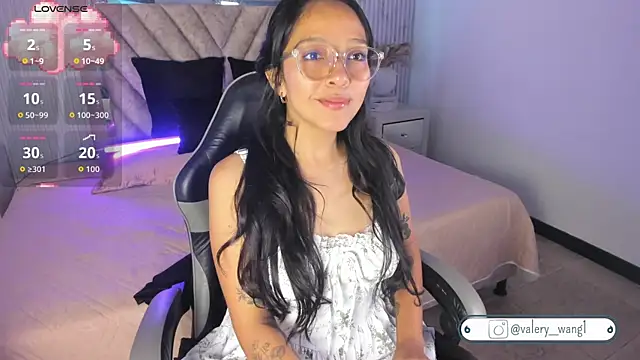 Snapshot of Valery_wang chatting on 11/08/25, 11:54 Valery wang online show from 11/08/25, 11:54