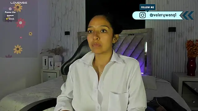 Snapshot of Valery_wang chatting on 12/22/25, 11:51 Valery wang online show from 12/22/25, 11:51