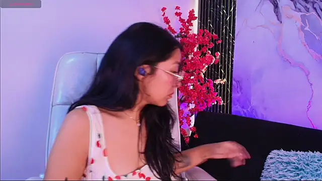 Snapshot of Valery_wang chatting on 04/07/26, 11:43 Valery wang online show from 04/07/26, 11:43