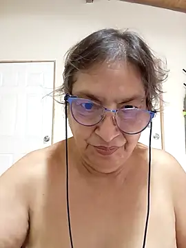 florecita69 online show from 10/27/25, 02:21