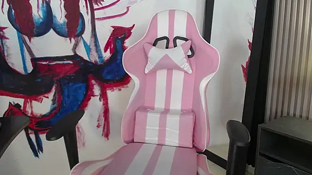 kittyhouse hs online show from 06/11/26, 07:56
