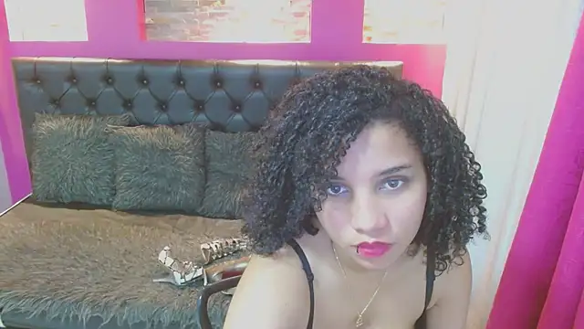 Snapshot of Mayaa_ross chatting on 12/12/24, 09:08 Mayaa ross online show from 12/12/24, 09:08