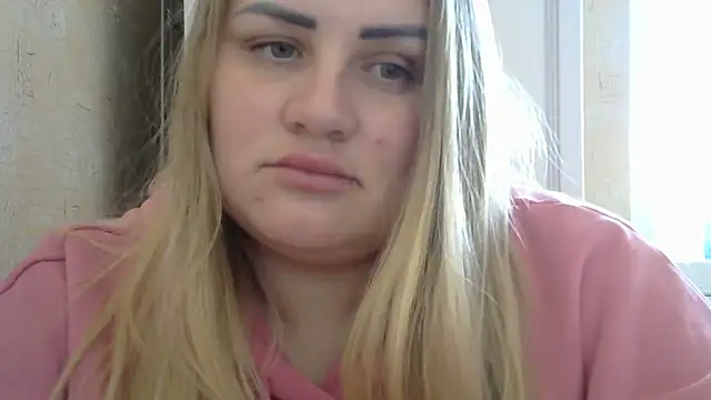Snapshot of Honeydew-Waves chatting on 02/17/25, 11:44 Honeydew-Waves online show from 02/17/25, 11:44