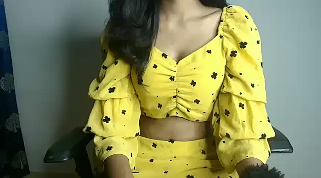 Snapshot of CUTE_princess_143 chatting on 02/19/25, 03:16 CUTE princess 143 online show from 02/19/25, 03:16