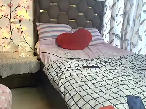 Snapshot of CUTE_princess_143 chatting on 10/06/25, 11:51 CUTE princess 143 online show from 10/06/25, 11:51