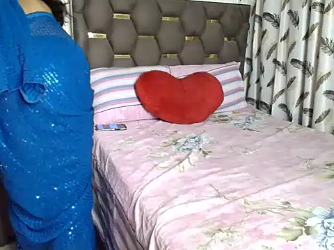 Snapshot of CUTE_princess_143 chatting on 12/03/25, 02:04 CUTE princess 143 online show from 12/03/25, 02:04