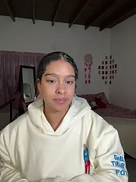 Snapshot of Arteatenea__ chatting on 04/30/26, 01:56 Arteatenea online show from 04/30/26, 01:56