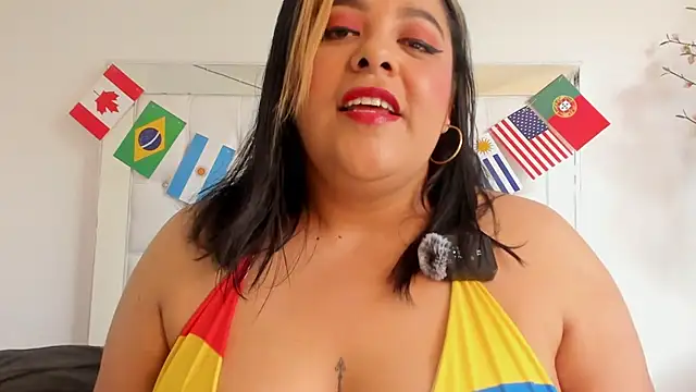 Snapshot of brendamaz chatting on 06/15/26, 01:02 brendamaz online show from 06/15/26, 01:02