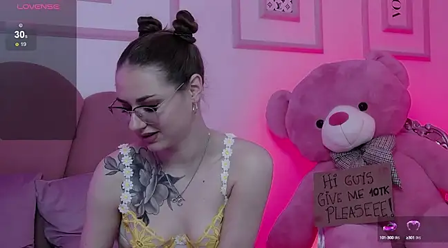 Abby  White online show from 03/11/25, 09:15