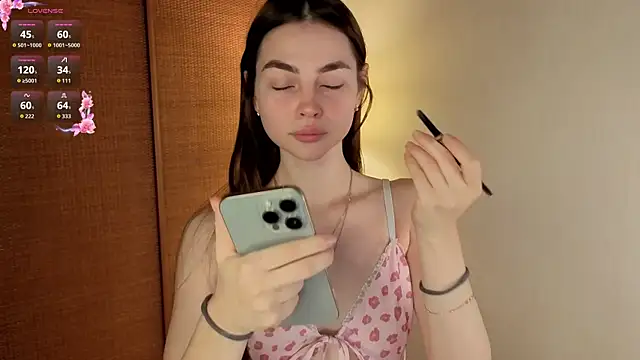 MaryJacksoon online show from 10/27/25, 08:18