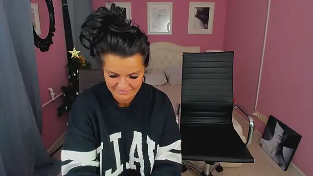 EricaAndPenelopa online show from 12/13/24, 04:33