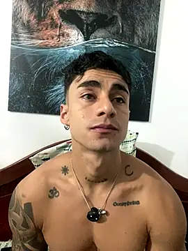 Snapshot of Danifornari chatting on 11/02/25, 02:58 Danifornari online show from 11/02/25, 02:58