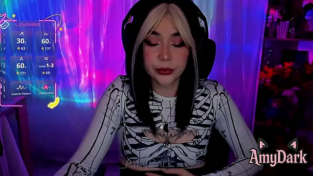 Snapshot of _AmyDark chatting on 09/18/25, 12:01 AmyDark online show from 09/18/25, 12:01