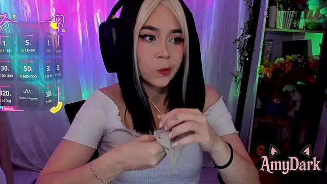 Snapshot of _AmyDark chatting on 10/07/25, 04:59 AmyDark online show from 10/07/25, 04:59