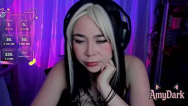 Snapshot of _AmyDark chatting on 10/10/25, 03:33 AmyDark online show from 10/10/25, 03:33