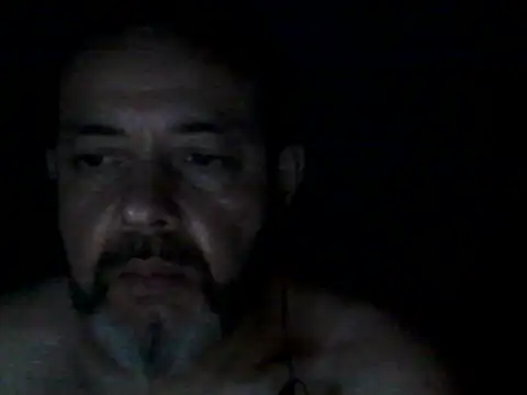 Snapshot of Leocesar37 chatting on 09/18/25, 06:04 Leocesar37 online show from 09/18/25, 06:04