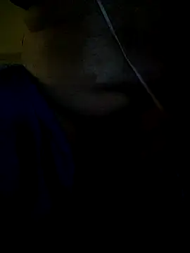 Snapshot of Leocesar37 chatting on 05/04/26, 01:18 Leocesar37 online show from 05/04/26, 01:18